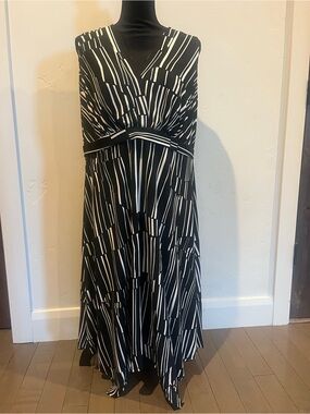 Donna Rocco Sleeveless Black and White Striped V-Neck Maxi Dress 14W